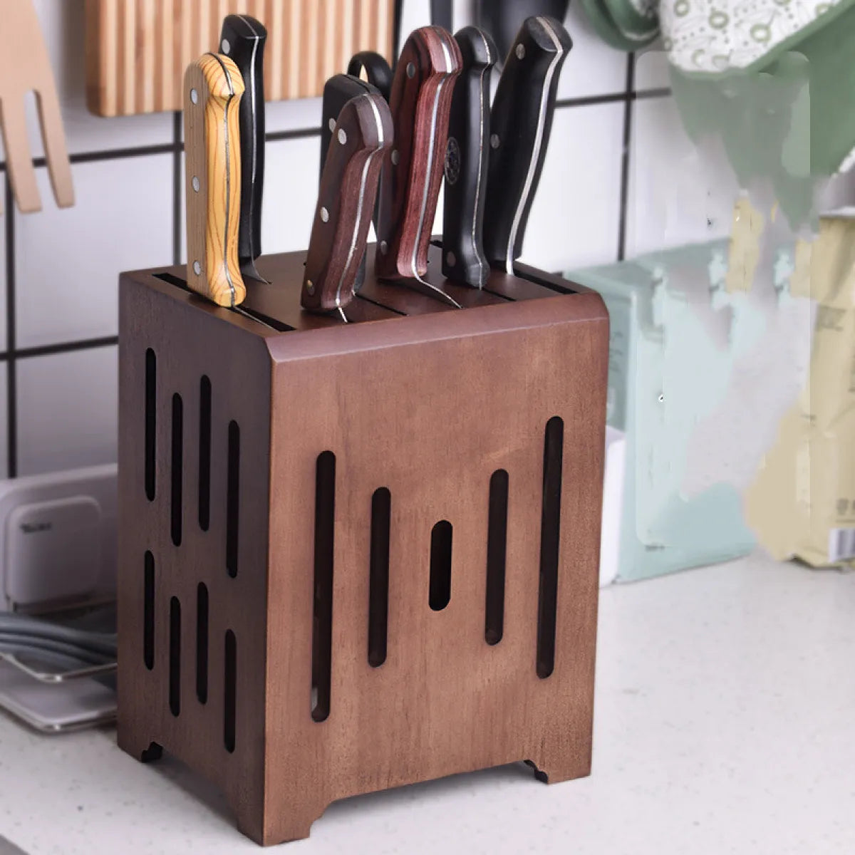 Wall-mounted Ventilated Kitchen Knife Holder